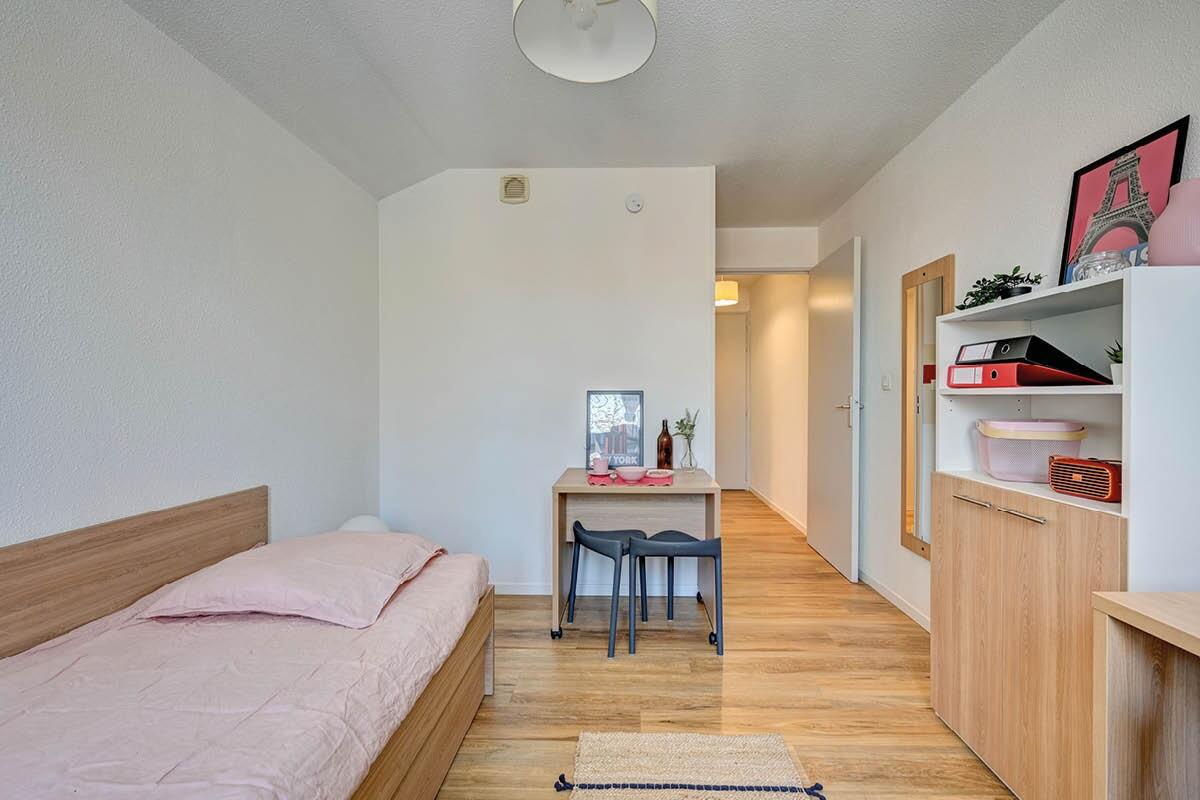 Appartement à Beaurecueil 13100 image 3