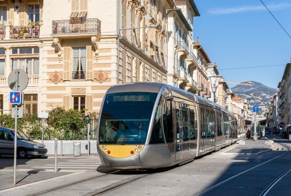LANCEMENT D'UNE RÉSIDENCE À NICE