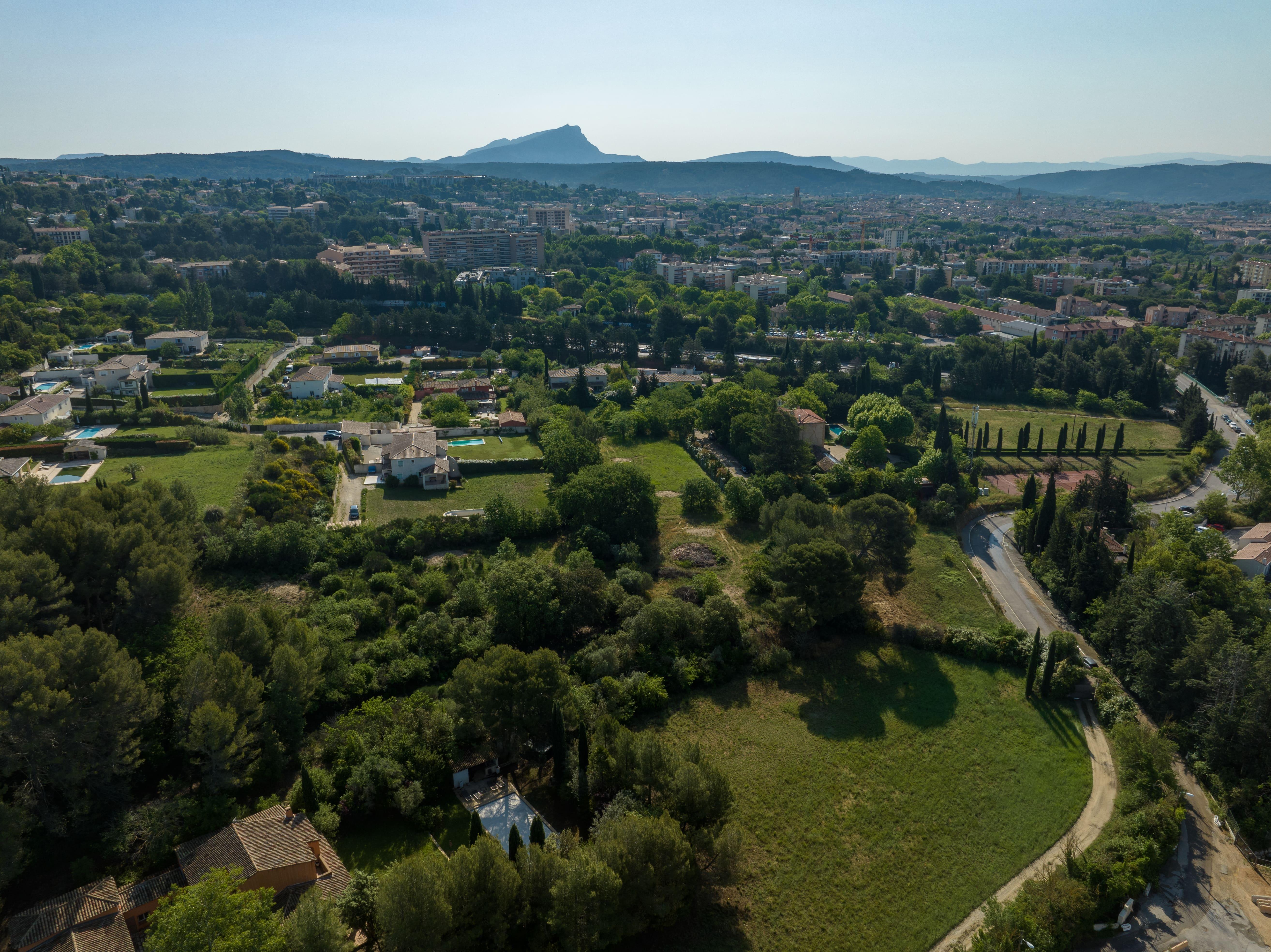 Appartement à Aix-en-Provence 13090 image 9